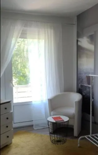 Schoene In Apartment *